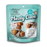 Ласощі для котів і собак Natural Kitty Meaty Cube, шматочки тунця із додаванням анчоусів, приготовлені на пару, 60 г